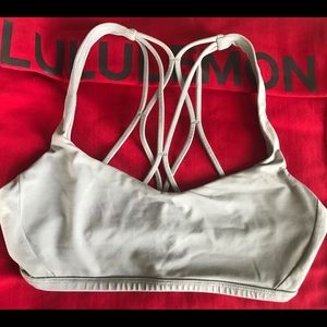 Lululemon Free to be bra size 6 w/ pads